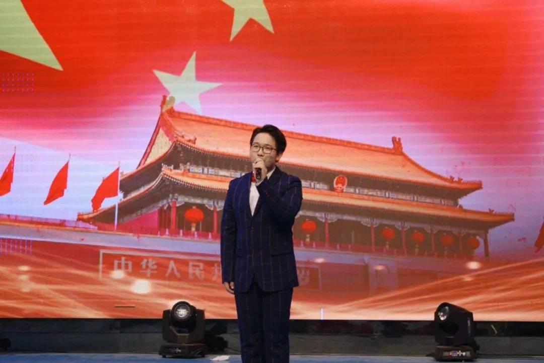 辛芷蕾这个潜力股,总算给CHANEL争了口气!